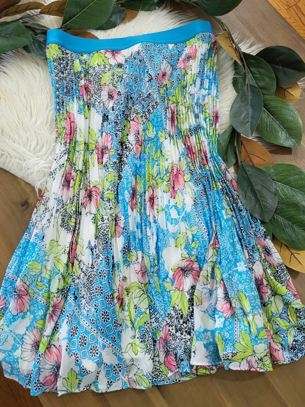 Ruby Rd. maxi skirt w/ vibrant, fairy, multi-colored floral paisley print Large
